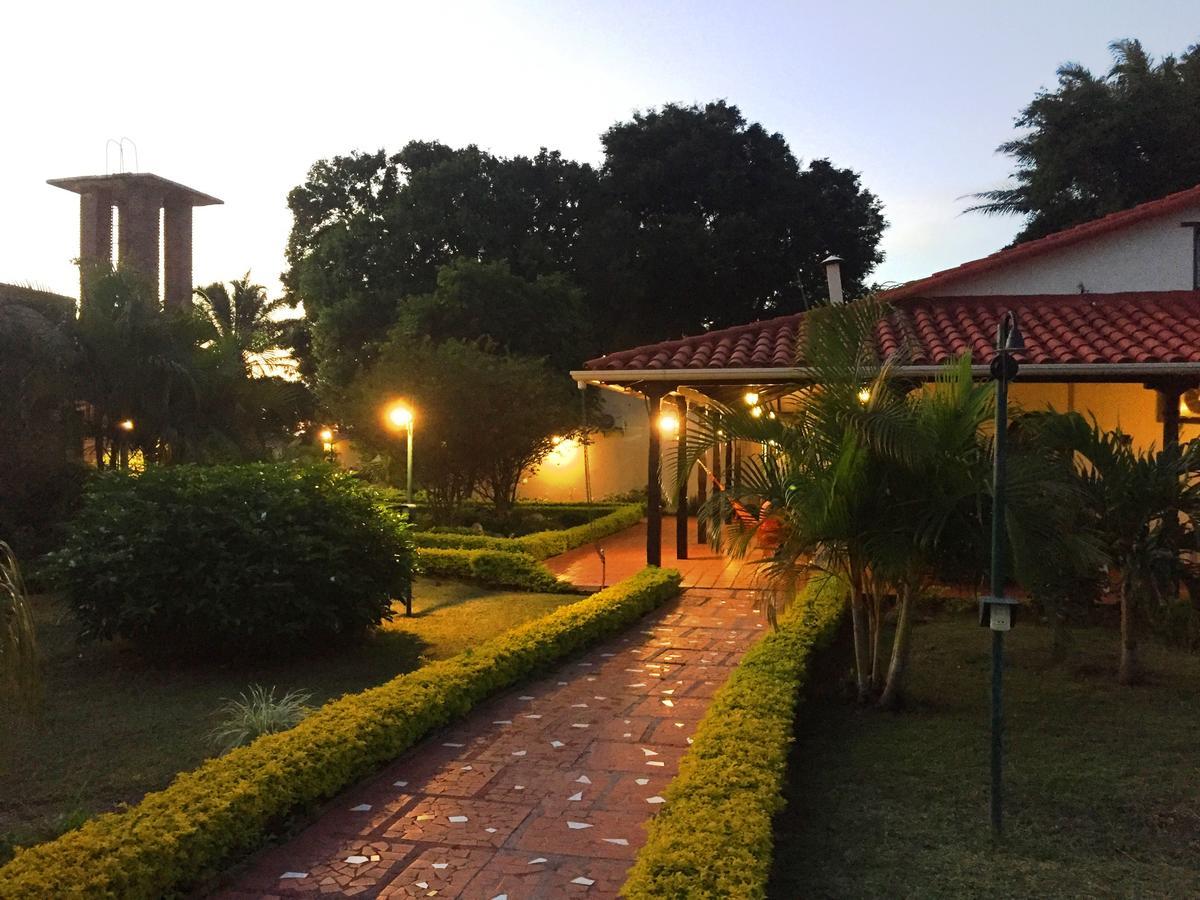 Los Jazmines Hotel Resort Варнес Экстерьер фото