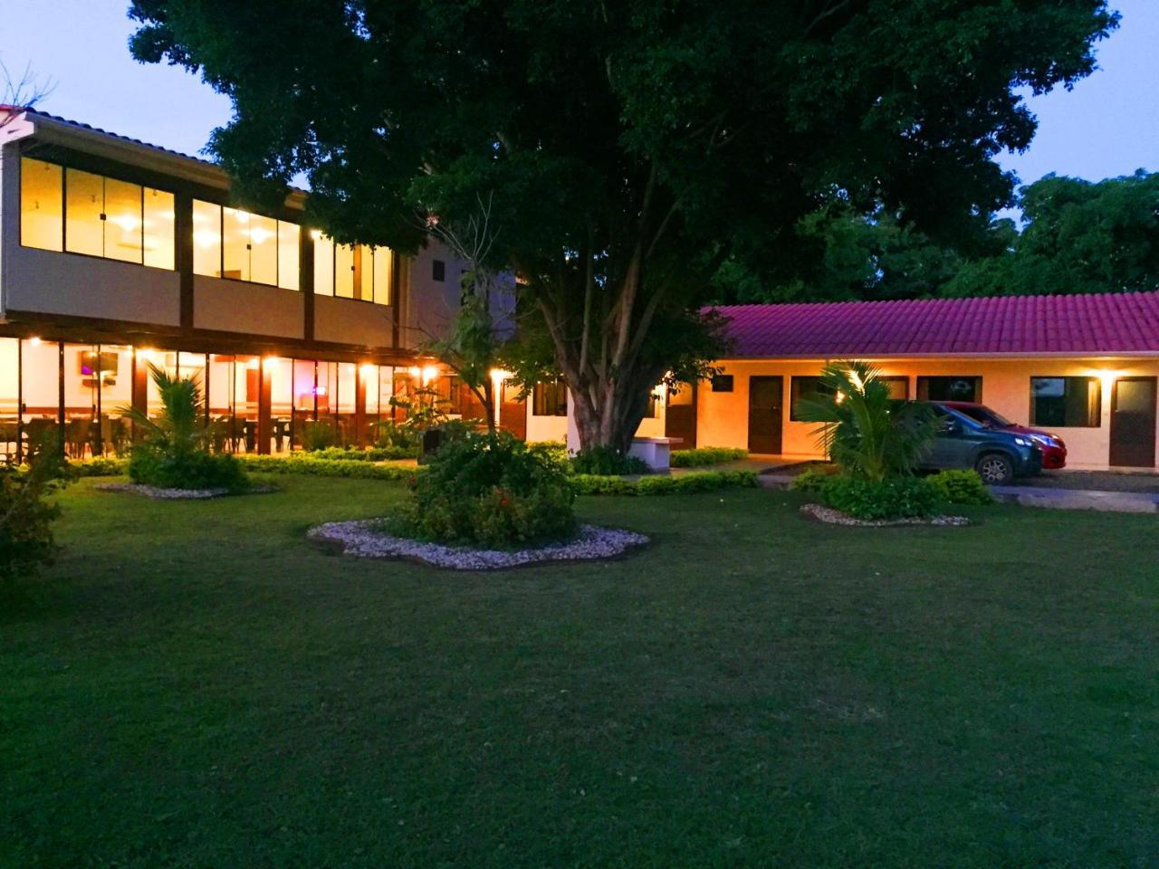 Los Jazmines Hotel Resort Варнес Экстерьер фото
